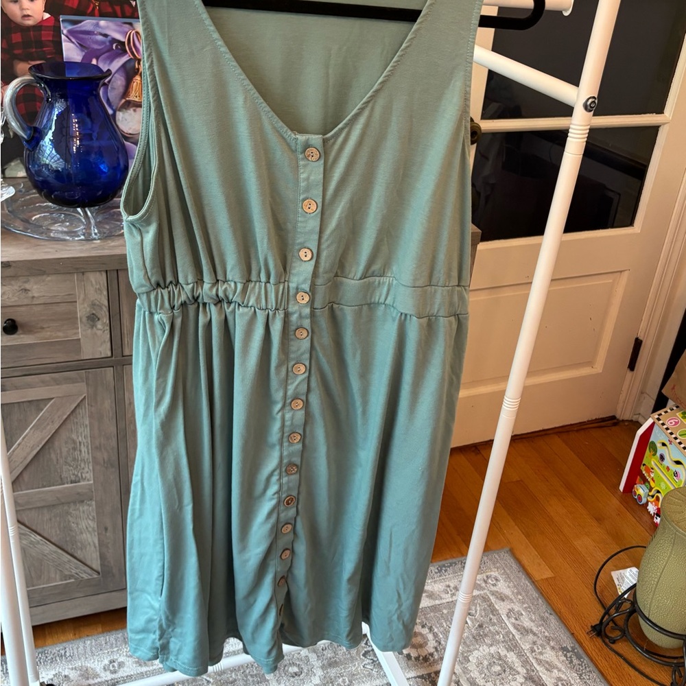 Sleeveless Green Button-Down Dress